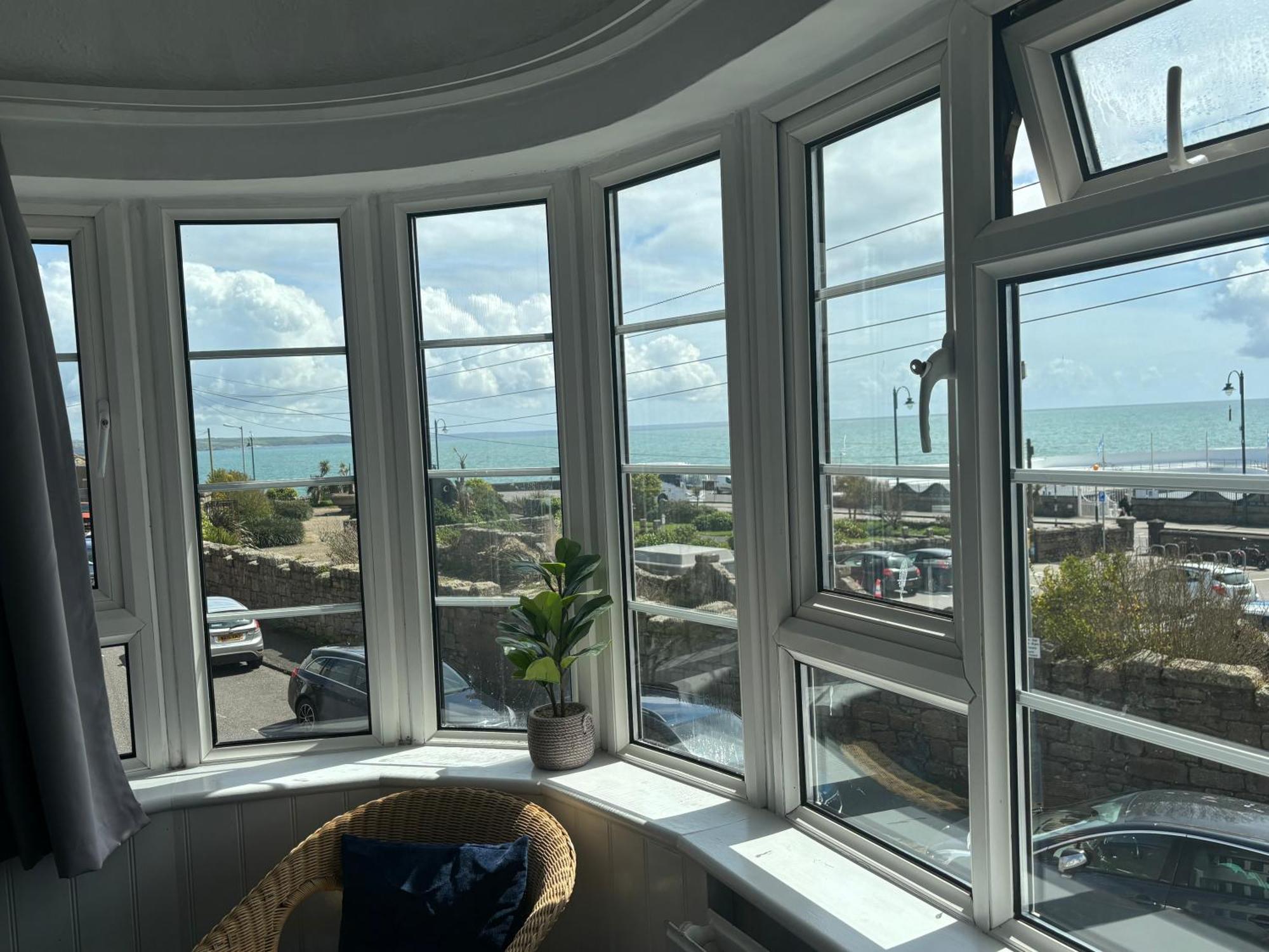 The Yacht Inn 펜젠스 외부 사진