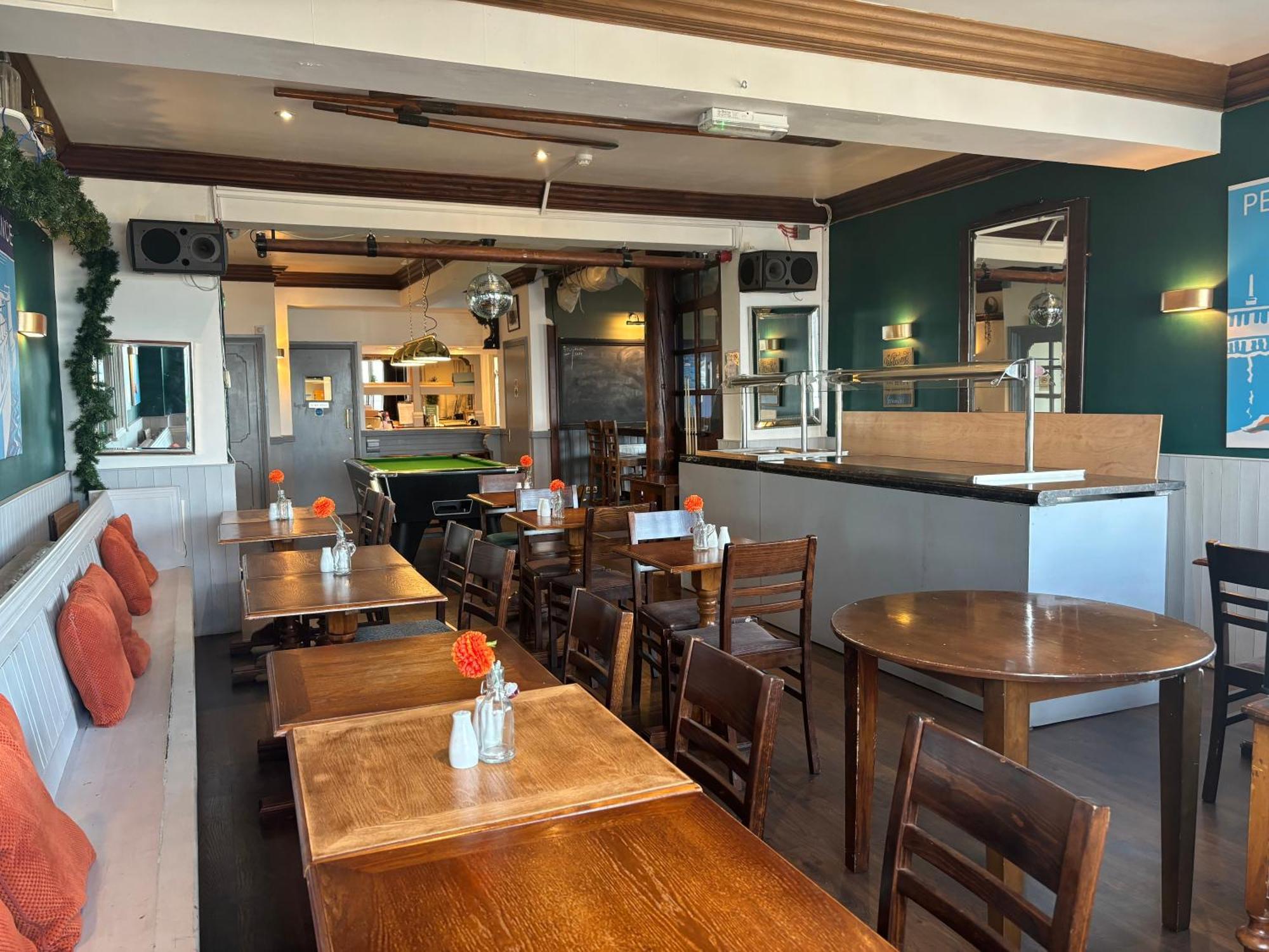 The Yacht Inn 펜젠스 외부 사진